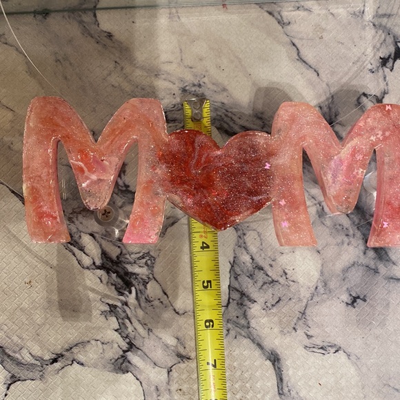 “MOM”Standing Epoxy Phrase! Beautiful! Premium Grade Materials & Glass Glitter❤️ - Picture 7 of 13